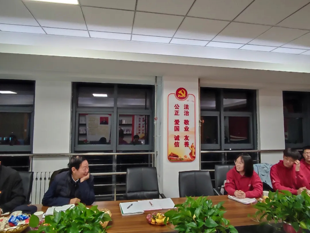 76ff545119d94e0b858edc6dc1346f16.jpg 76ff545119d94e0b858edc6dc1346f16.jpg