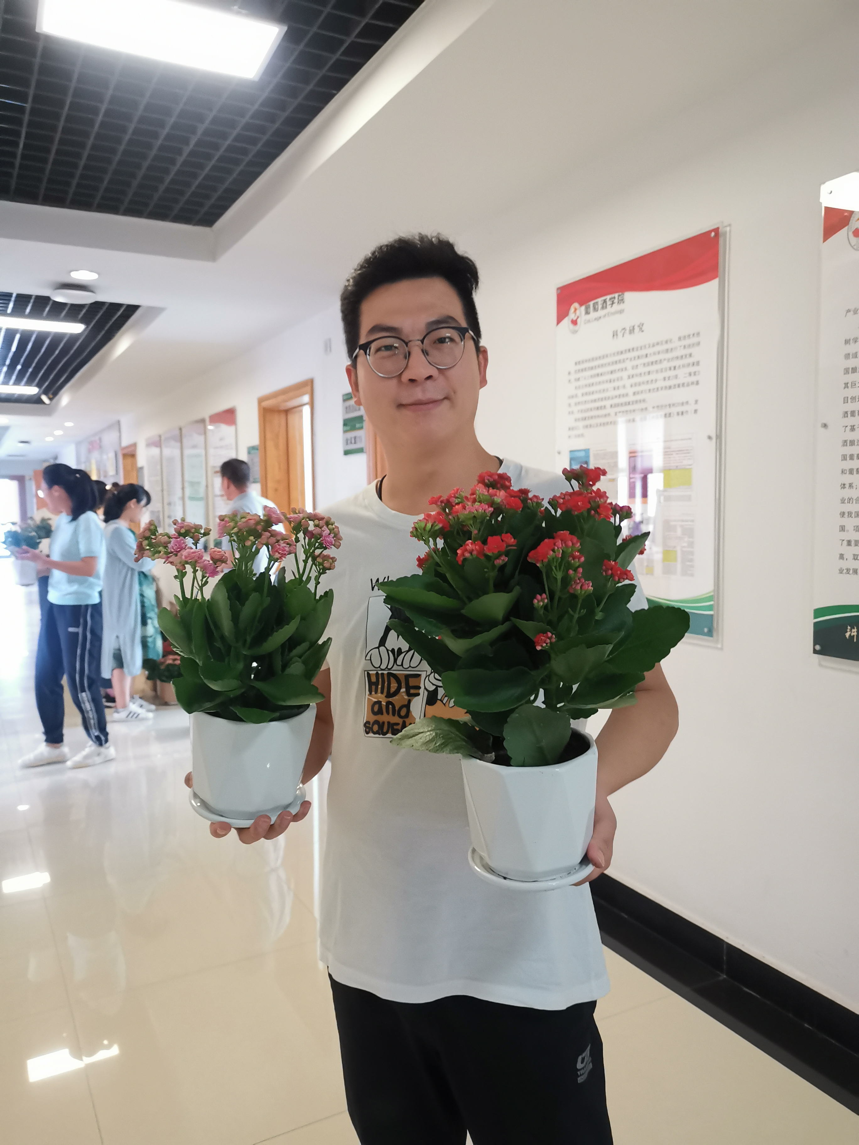 44b31858f05846c481459918b427a276.png 44b31858f05846c481459918b427a276.png